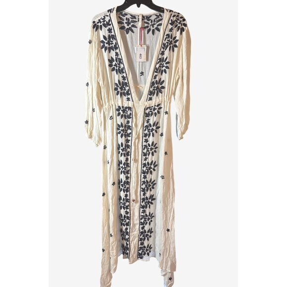 RAGA Dresses & Skirts - Raga Womens Embroidered Maxi Dress Sm White & Navy Boho Crinkle Fabric Anthro